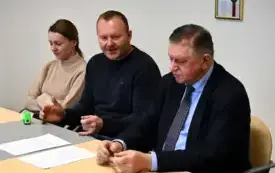 Galeria aktualności Umowa na budowę wybiegu dla ps&oacute;w podpisana 3