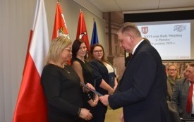 Galeria aktualności Sesja Rady Miejskiej w Płońsku pełna gratulacji i wyr&oacute;żnień 1