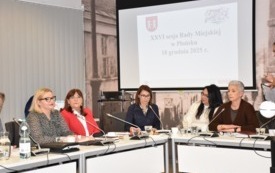 Galeria aktualności Sesja Rady Miejskiej w Płońsku pełna gratulacji i wyr&oacute;żnień 3