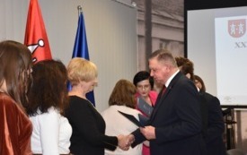 Galeria aktualności Sesja Rady Miejskiej w Płońsku pełna gratulacji i wyr&oacute;żnień 9