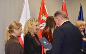 Galeria aktualności Sesja Rady Miejskiej w Płońsku pełna gratulacji i wyr&oacute;żnień 12