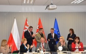 Galeria aktualności Sesja Rady Miejskiej w Płońsku pełna gratulacji i wyr&oacute;żnień 17