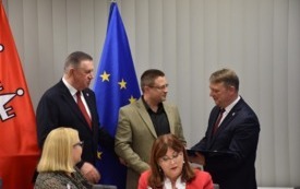 Galeria aktualności Sesja Rady Miejskiej w Płońsku pełna gratulacji i wyr&oacute;żnień 18