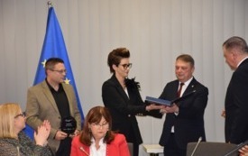 Galeria aktualności Sesja Rady Miejskiej w Płońsku pełna gratulacji i wyr&oacute;żnień 19