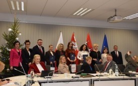 Galeria aktualności Sesja Rady Miejskiej w Płońsku pełna gratulacji i wyr&oacute;żnień 25