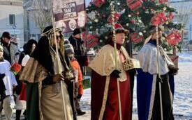 Galeria aktualności Barwny Orszak Trzech Kr&oacute;li przeszedł ulicami Płońska 5