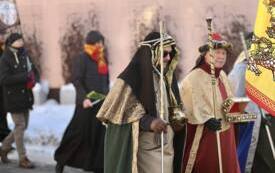 Galeria aktualności Barwny Orszak Trzech Kr&oacute;li przeszedł ulicami Płońska 12