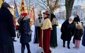 Galeria aktualności Barwny Orszak Trzech Kr&oacute;li przeszedł ulicami Płońska 26