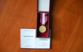 Galeria aktualności Dziś w Ciechanowie wręczono medale za długoletnią służbę przyznane przez Prezydenta RP 9