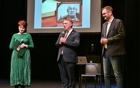 Galeria aktualności Wykład dla słuchaczy Płońskiego Uniwersytetu Trzeciego Wieku pt. &bdquo;Andrzej Wajda w stulecie urodzin &ndash; polska szkoła filmowa&rdquo; 1
