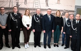 Galeria aktualności Płońscy strażacy-ochotnicy z wizytą w Urzędzie Miejskim 2