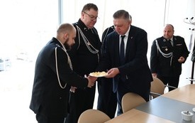 Galeria aktualności Płońscy strażacy-ochotnicy z wizytą w Urzędzie Miejskim 4