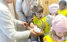 Galeria aktualności Świąteczna wizyta najmłodszych w Urzędzie 5