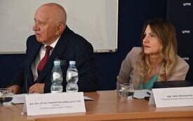 Galeria aktualności Konferencja naukowa poświęcona rozwojowi społeczno-gospodarczemu wojew&oacute;dztwa mazowieckiego 9