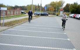 Rewitalizacja miejskich skwer&oacute;w i pas&oacute;w zieleni