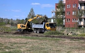 Galeria aktualności Ruszyła budowa nowoczesnego boiska i stadionu nad Płonką 1