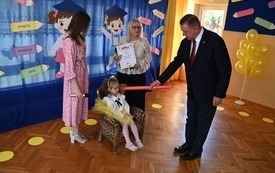 Galeria aktualności Pasowanie na przedszkolaka w Przedszkolu Przyjaci&oacute;ł Kubusia Puchatka 5