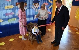 Galeria aktualności Pasowanie na przedszkolaka w Przedszkolu Przyjaci&oacute;ł Kubusia Puchatka 9