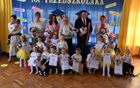 Galeria aktualności Pasowanie na przedszkolaka w Przedszkolu Przyjaci&oacute;ł Kubusia Puchatka 10