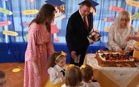 Galeria aktualności Pasowanie na przedszkolaka w Przedszkolu Przyjaci&oacute;ł Kubusia Puchatka 12