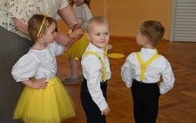 Galeria aktualności Pasowanie na przedszkolaka w Przedszkolu Przyjaci&oacute;ł Kubusia Puchatka 14