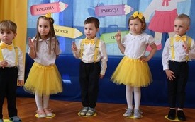 Galeria aktualności Pasowanie na przedszkolaka w Przedszkolu Przyjaci&oacute;ł Kubusia Puchatka 21