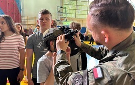 Galeria aktualności Uczniowie poznają świat służby wojskowej 29