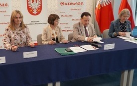 Galeria aktualności 31 000,00 zł dla płońskich senior&oacute;w - umowa podpisana 1