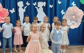 Galeria aktualności Wzruszające chwile z okazji Dnia Mamy i Taty w Przedszkolu nr 1 3