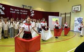 Galeria aktualności Spotkanie z biskupem Mirosławem Milewskim w płońskiej &bdquo;Czw&oacute;rce&rdquo; 2
