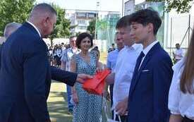 Galeria aktualności &nbsp; Ponad 2300 uczni&oacute;w płońskich szk&oacute;ł podstawowych rozpoczyna zasłużone wakacje 2
