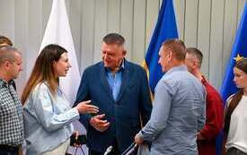 Galeria aktualności Płońsk przestrzenią dialogu i wsparcia. Burmistrz spotkał się z młodymi psychologami z Ukrainy.  11