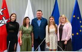 Galeria aktualności Płońsk przestrzenią dialogu i wsparcia. Burmistrz spotkał się z młodymi psychologami z Ukrainy.  33
