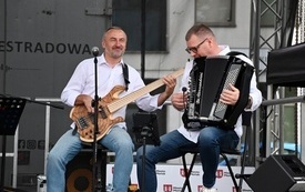 Galeria aktualności Koncert zespołu FAKIRY na płońskim Rynku&nbsp; 28