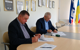 Galeria aktualności Szkoły bez barier w Płońsku. Burmistrz podpisał umowy na modernizację &bdquo;Jedynki&rdquo;, &bdquo;Dw&oacute;jki&rdquo; i &bdquo;Tr&oacute;jki&rdquo; 5