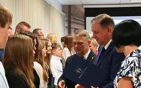 Galeria aktualności Nagrody dla najlepszych płońskich uczni&oacute;w 19