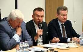 Galeria aktualności Nowy stadion łączy cały region: samorządowcy z powiatu obradowali w sercu płońskiego sportu 12