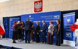 Galeria aktualności Pracownicy oświaty wyr&oacute;żnieni podczas uroczystości wręczenia odznaczeń państwowych 4