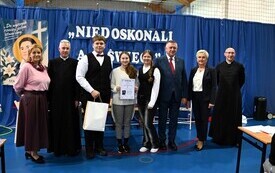 Galeria aktualności III edycja konkursu &bdquo;Niedoskonali&hellip; a święci&rdquo; w Płońsku 1