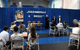 Galeria aktualności III edycja konkursu &bdquo;Niedoskonali&hellip; a święci&rdquo; w Płońsku 16