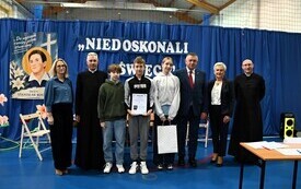Galeria aktualności III edycja konkursu &bdquo;Niedoskonali&hellip; a święci&rdquo; w Płońsku 23