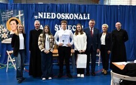 Galeria aktualności III edycja konkursu &bdquo;Niedoskonali&hellip; a święci&rdquo; w Płońsku 24