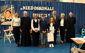 Galeria aktualności III edycja konkursu &bdquo;Niedoskonali&hellip; a święci&rdquo; w Płońsku 25
