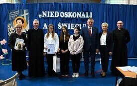 Galeria aktualności III edycja konkursu &bdquo;Niedoskonali&hellip; a święci&rdquo; w Płońsku 29