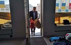 Punkt z odzieżą dla uchodźc&oacute;w z Ukrainy