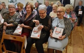 Seniorzy otrzymali prezenty od Burmistrza Miasta Płońska 