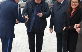 Przekazanie samochodu dla Policji w Płońsku