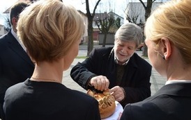 Burmistrz Płońska Andrzej Pietrasik wspomina Szewacha Weissa