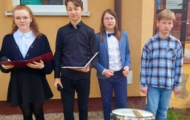 Uroczystości upamiętniające Zbrodnię Katyńską i Katastrofę Smoleńską w SP nr 3 w Płońsku 