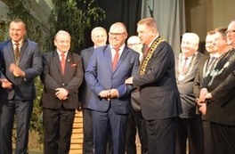 Gratulacje składane Burmistrzowi Miasta i Gminy Czerwińsk - Marcinowi Gortat